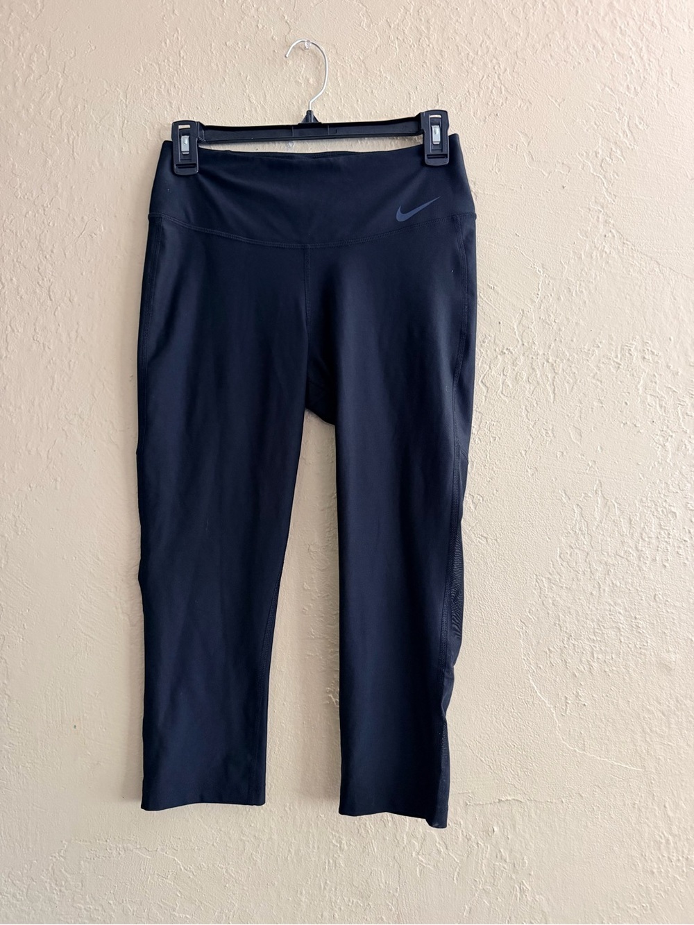 Nike Black Cropped Performance Leggings